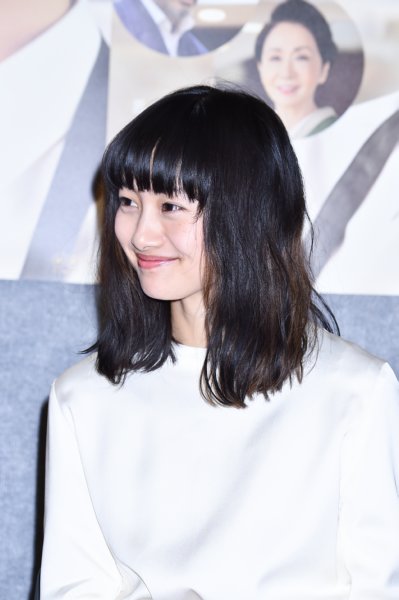 萩原健一と親子役を演じる忽那汐里