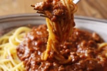 ミートソーススパ専門店 トッピングはとろろオクラが女性人気
