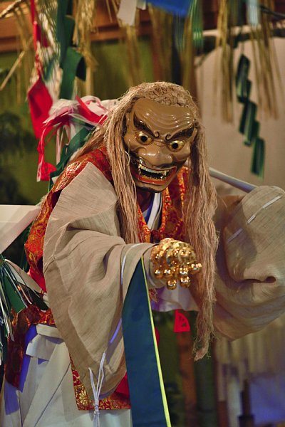 800年続く神秘の歌舞「高千穂夜神楽」（手力雄）