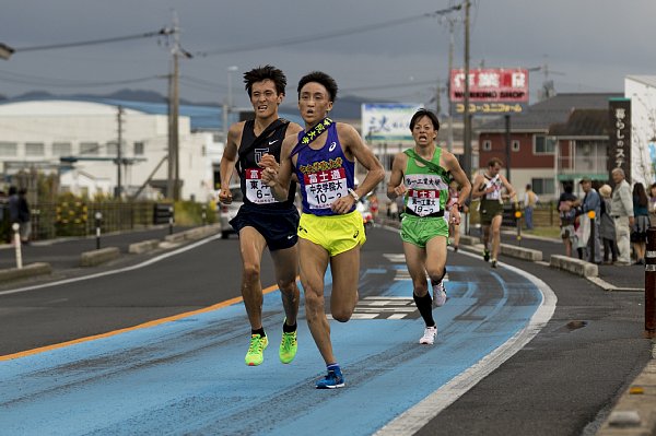 出雲駅伝2区で区間新を出した潰滝（中央。著者撮影）