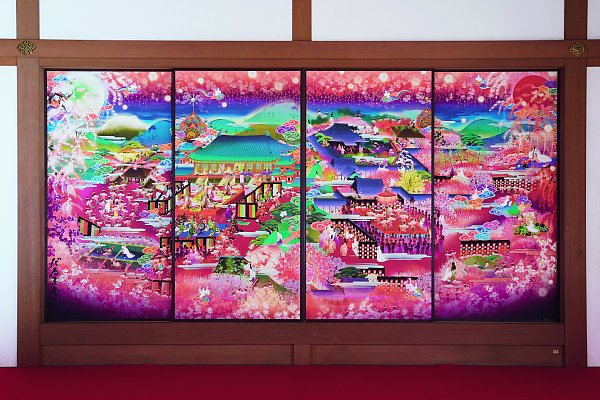 京都・随心院の襖絵『極彩色梅匂小町絵図』