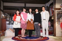 『恋の三陸 列車コンで行こう！』に出演する松坂慶子、山崎静代、松下奈緒、安藤政信、村上弘明（左から）