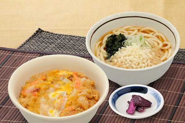 山田うどんのかき揚げ丼セット