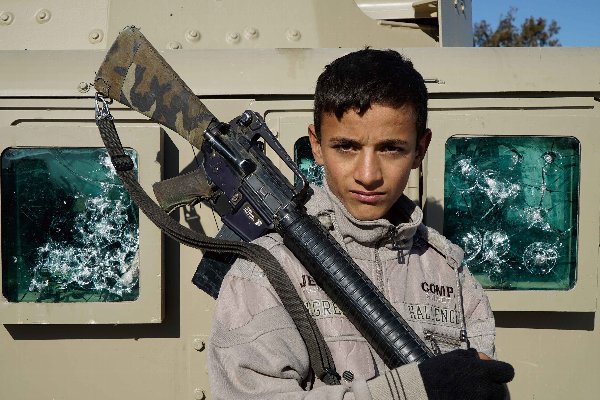 ペシュメルガ（クルド自治政府の軍事組織）の少年兵