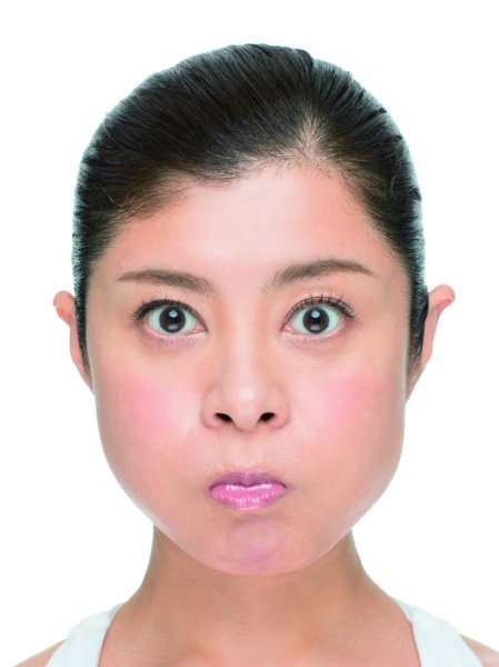 「フグの顔」では内側からシワを伸ばす