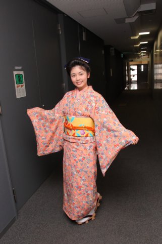 『あさが来た』であさの一人娘・千代を演じる小芝風花（18才）