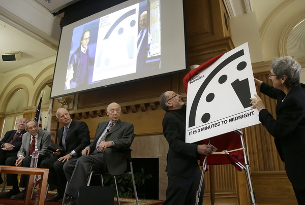 1月末に発表された世界週末時計は「残り3分」　AP/AFLO