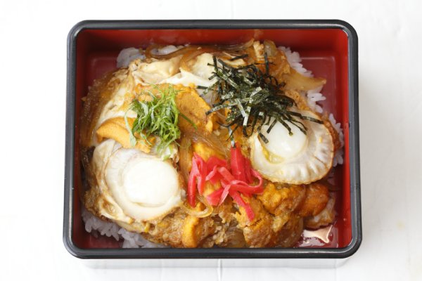 野田村で採れる『荒海ほたて』の『礒重』（1000円）