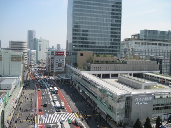 新宿駅に直結した国内最大規模のバスターミナル「バスタ新宿」