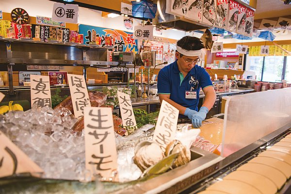 グルメ系100円寿司をチェーン展開する『ダイマル水産』