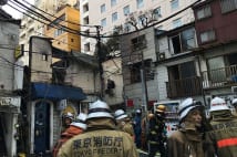ゴールデン街火災 キリンビール営業有志が200店見舞訪問