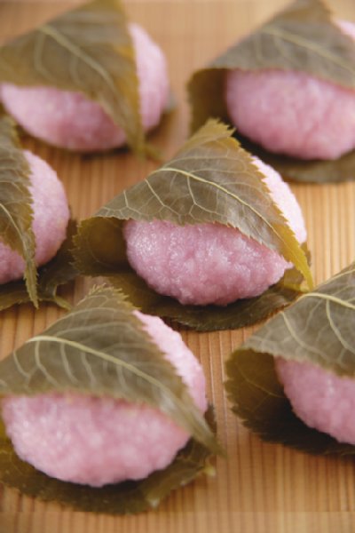 桜餅の葉、食べる？　食べない？（Ph:アフロ）