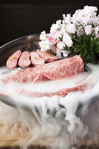 焼肉界新潮流 視覚で楽しむ フォトジェ肉 を紹介 Newsポストセブン 焼肉界新潮流 視覚で楽しむ フォトジェ肉 を紹介 Newsポストセブン