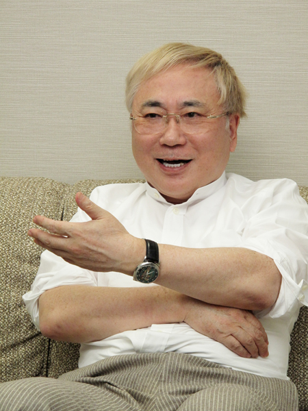 薬物問題について語る高須院長