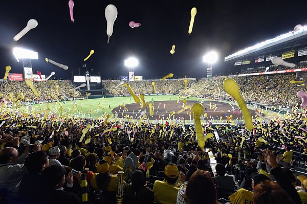 日本プロ野球界で初めてチアが誕生したのは阪神だった