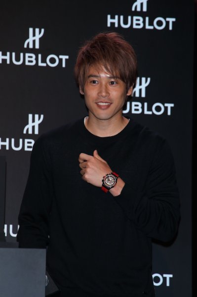 世界に2つしかない内田篤人モデル腕時計がオークションに Newsポストセブン