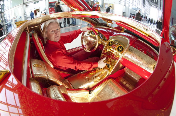 スイスの大富豪 6000万円の車を6億円で改造し10億円で販売 Newsポストセブン