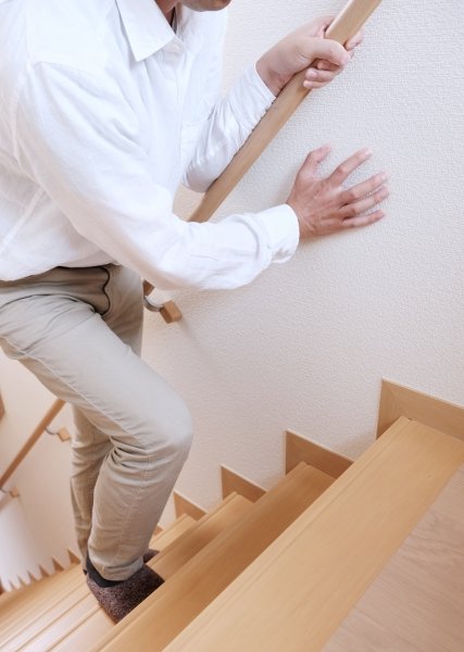 高齢者にとって階段昇降はムダな運動？