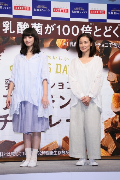 チョコレートのCMで共演した小松菜奈と吉田羊