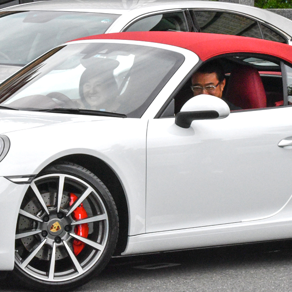 松居一代の目にかなった新車はポルシェ