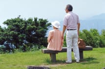 「要介護4」の在宅介護は無理?妻を施設入居させるか…夫の葛藤