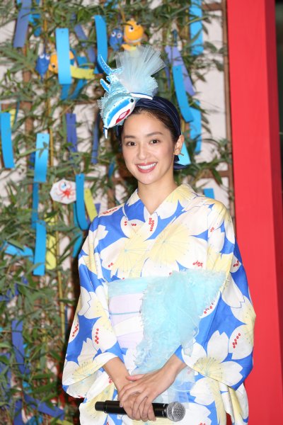 浴衣姿が美しい中村アン