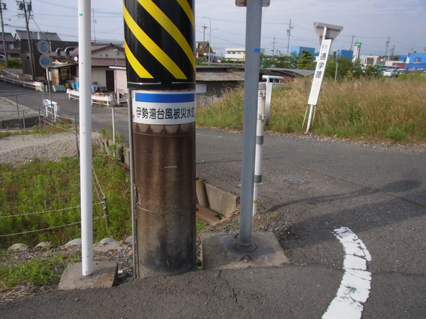 飛島村のあちこちに伊勢湾台風時の被災状況を伝える掲示がある