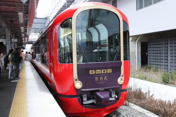 ちょっと贅沢な旅が味わえるリゾート列車『雪月花』