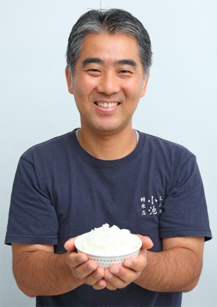 「小池精米店」3代目店主・小池理雄さんの新米選び