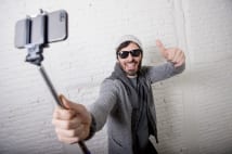 リオ五輪会場　荷物検査で自撮り棒が連日大量没収された