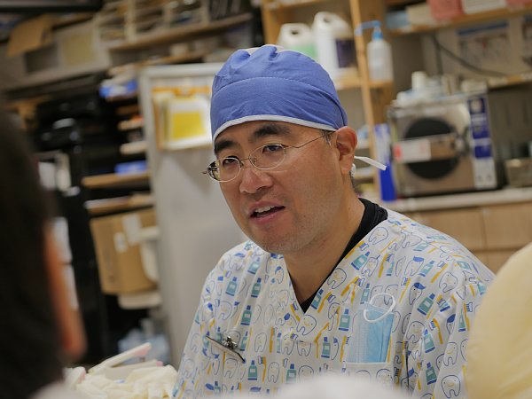 ワコ歯科・矯正歯科クリニック院長の長崎祥吾氏