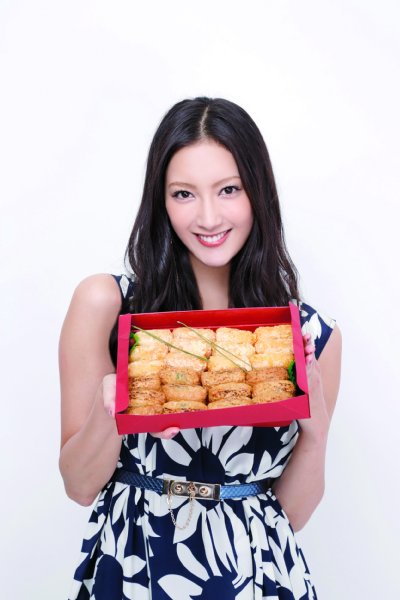 菜々緒の鉄板みやげ、銀座 白金やの「一口いなり」3900円（末広24ヶ入り 八種盛り）