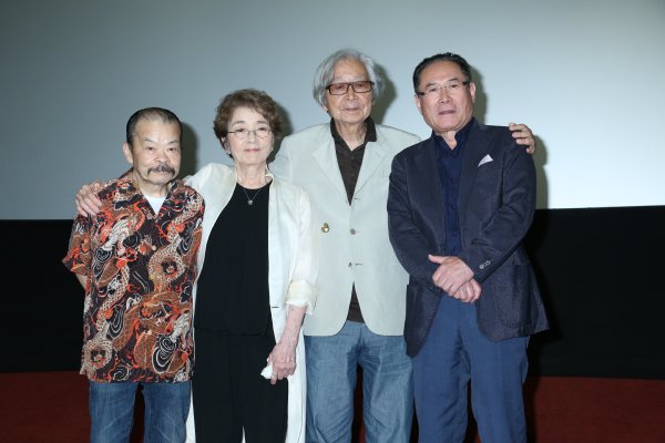 『男はつらいよ』の山田洋次監督と主要出演者