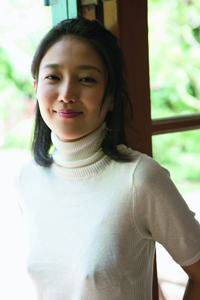 謎の美女・YURI