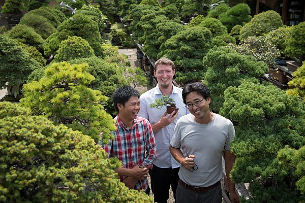 右から李さん、アダムさん、グエンさん