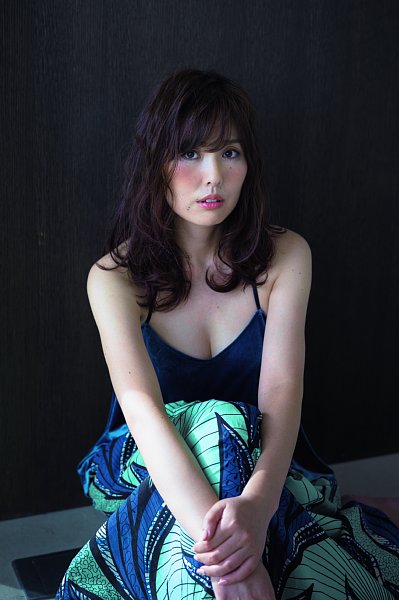 「号泣お天気お姉さん」が大胆グラビア初挑戦