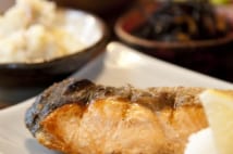 焼鮭の皮やマグロのカマを食べ過ぎてはいけない理由