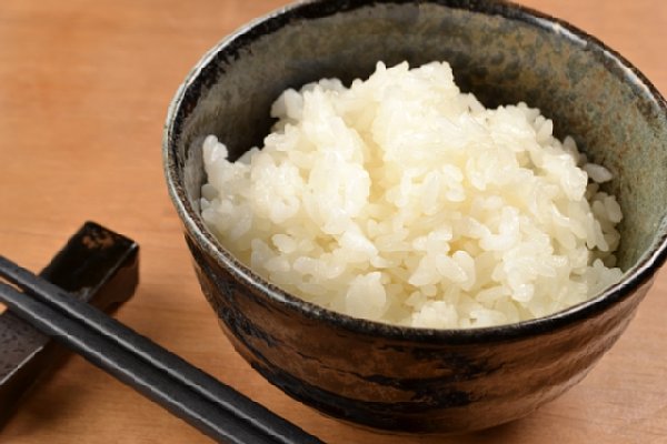日本人の長寿の一因は主食にアリ？