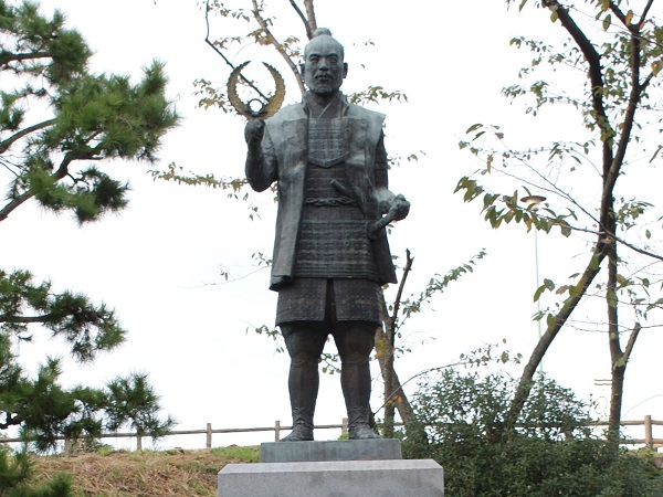 浜松城公園の徳川家康像