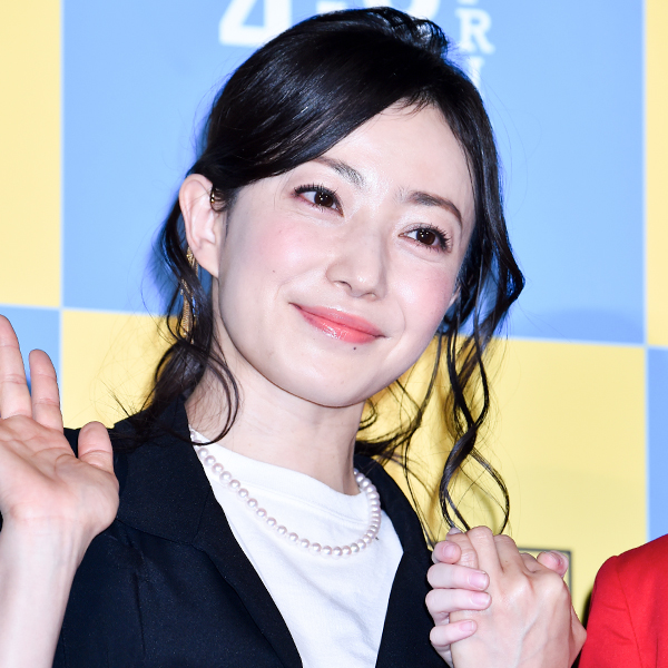 菅野美穂 真田幸村イメージの高級りんごを堺雅人に衝動買い Newsポストセブン 菅野美穂 真田幸村イメージの高級りんごを堺雅人に衝動買い Newsポストセブン