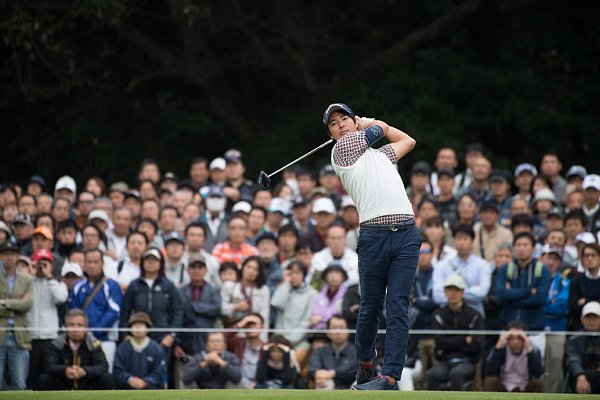 日本オープンは7位に終わったが、多くのギャラリーが集まった