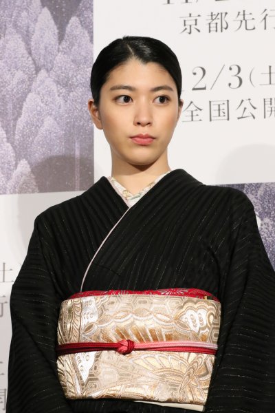 映画『古都』に出演した成海璃子