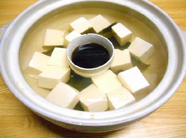 これからの季節、湯豆腐は最高