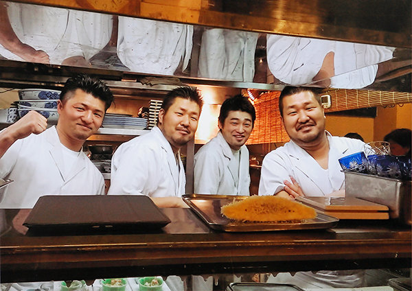 初代店主・寺井延吉さんの息子4兄弟