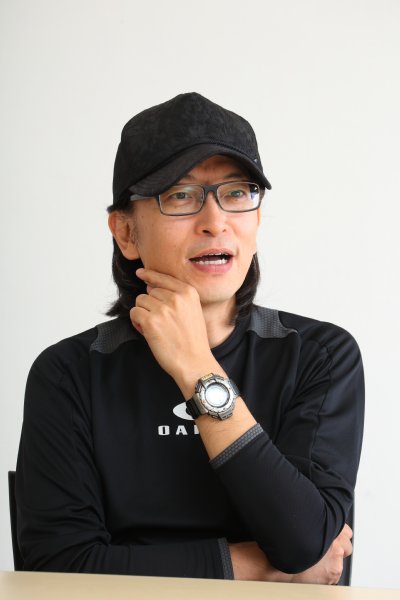 2006年、ヴォーカルスクールを開設した