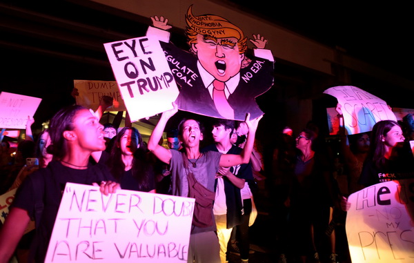 米国内では激しい抗議デモも発生している　Reuters/AFLO