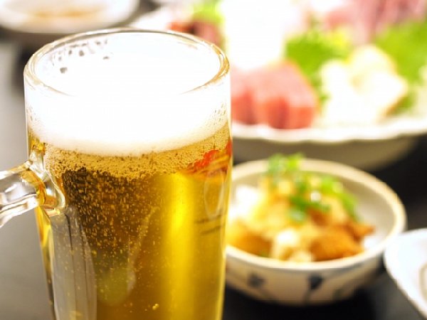 飲み会で嫌な先輩が横に座ったら？