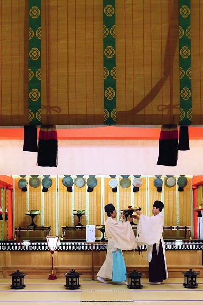 年間2200回以上の祭儀を粛々とご奉仕