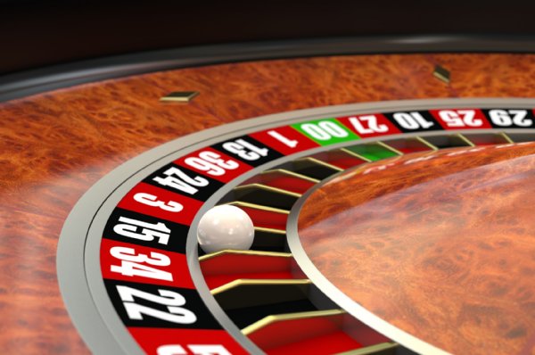 カジノ解禁でギャンブル依存症が懸念されるが…（写真／アフロ）
