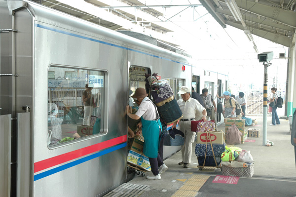 2013年に運行されなくなった京成の行商専用列車。沿線に農村を多く抱える常磐線などでも運行されていた